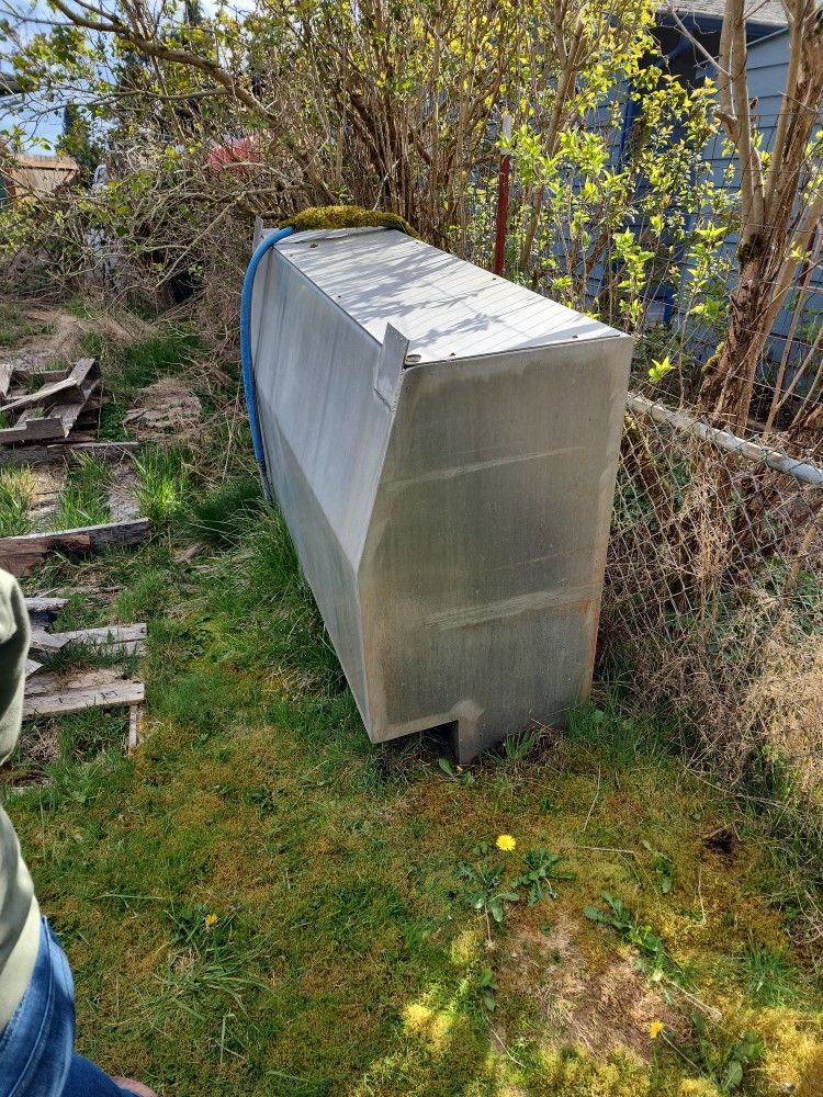 Aluminum Water Tank W 70" H 43" d 24"