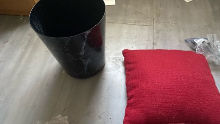 Small trashcan