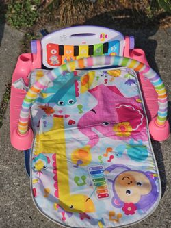 Fisher-Price
Fisher-Price Baby Mat With Kick & Play Piano