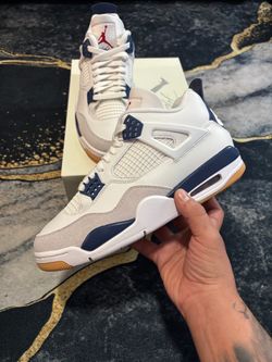 Jordan Retro 4 SB Navy