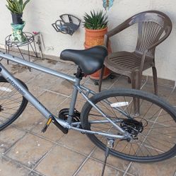 Barron Plus Comfort Hybrid Bike - 21 Speed
Retrospec