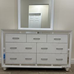 Dresser And Mirror 