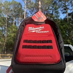 New Milwaukee Bag With 3 Pack Of Small Matching Bags