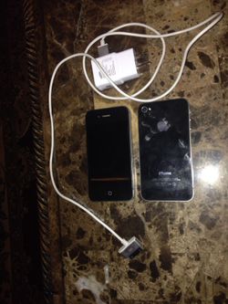 2 iPhone 4s comes with charger