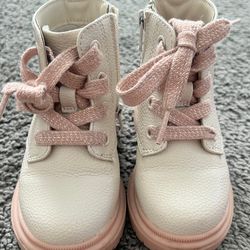 Toddler shoes size 3 and 4