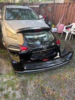 2017 Nissan Rogue Trunk and bumper