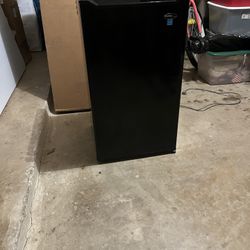 Danby Mini Fridge, Black, 3.3 