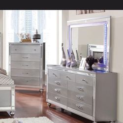 Dresser With Nightstand 