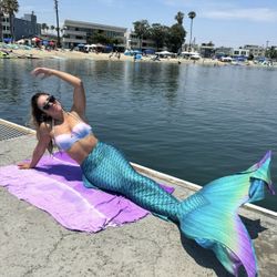 Realistic Mermaid Tail Set w/ Monofin & Matching Top – Like New