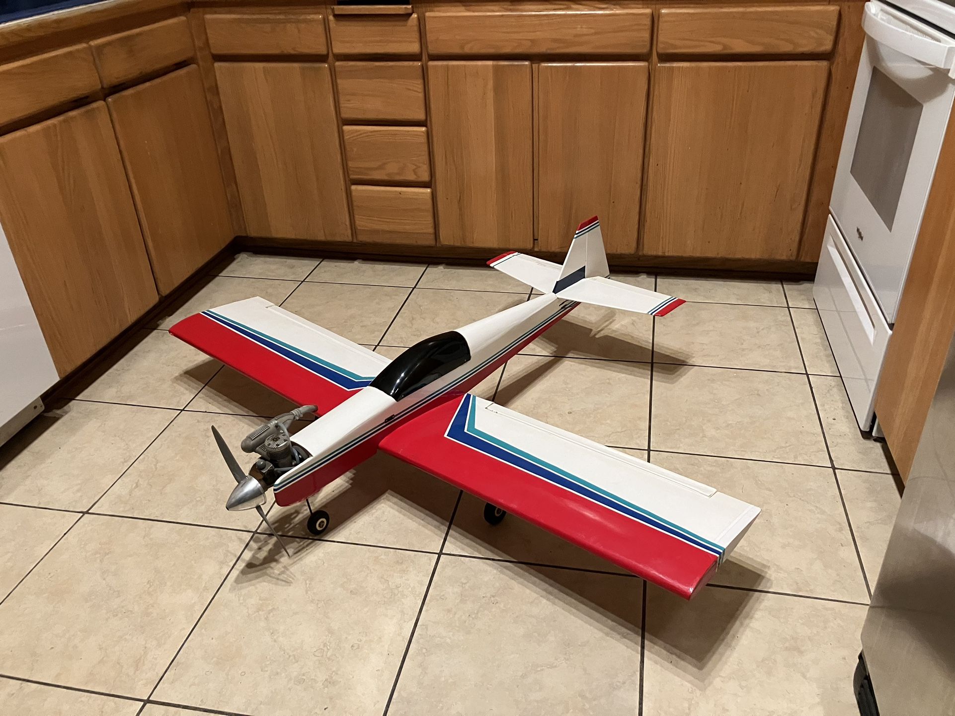 Hangar 9 Advance .40 Rc Airplane 