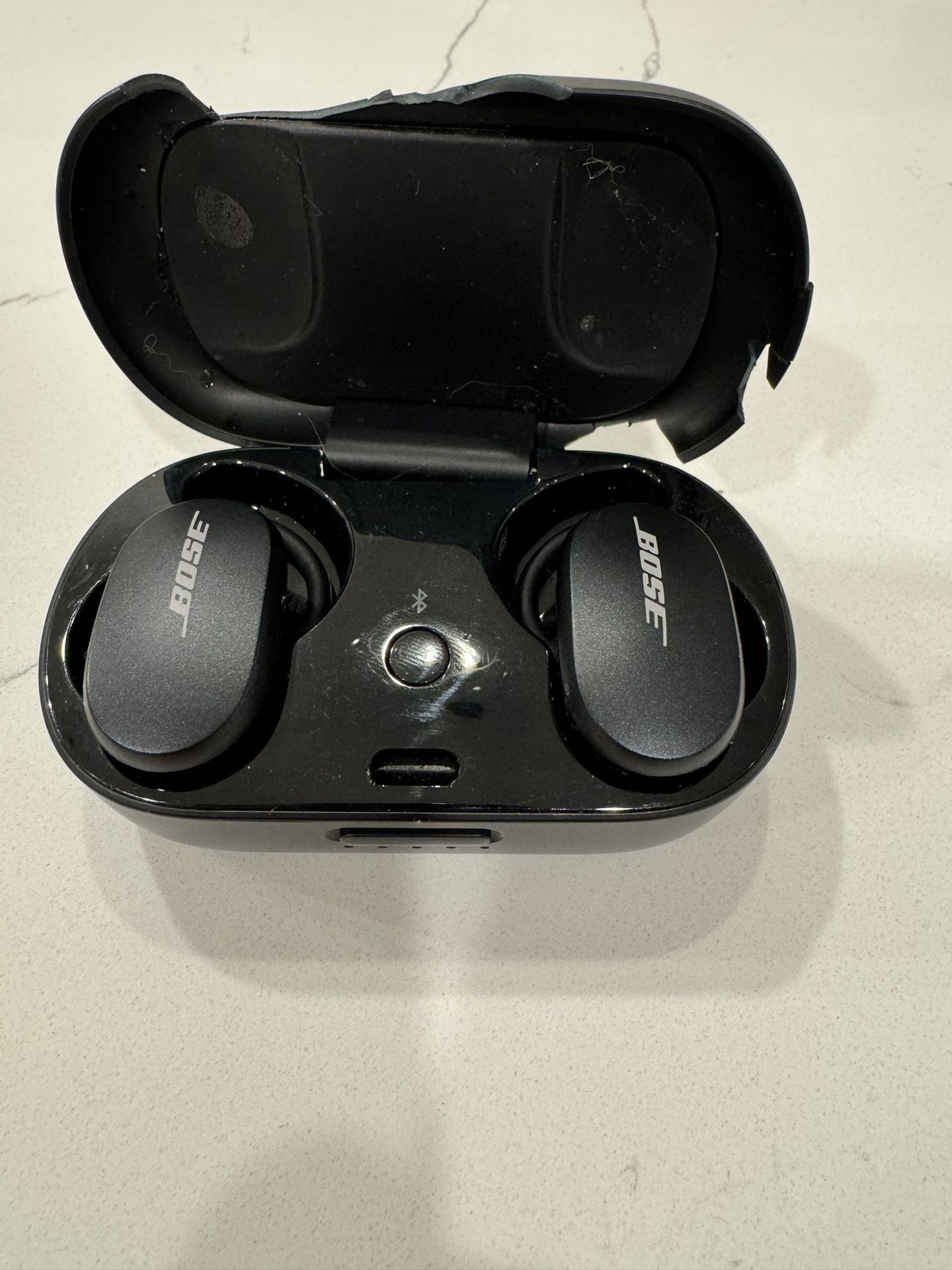 Bose QuietComfort Earbuds With Charging Case