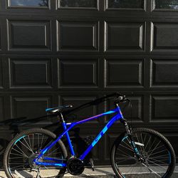 GT Aggressor Pro Mountain Bike 27.5”