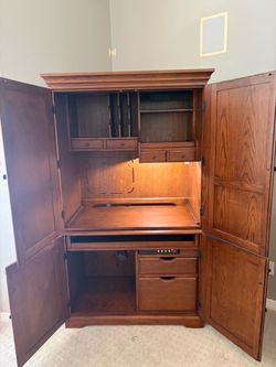 Computer hutch desk
