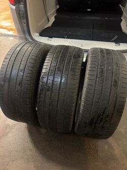 22 inch used Pirelli scorpion tires size 285/45/R22