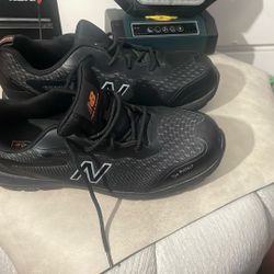 New Balance Sneakers 