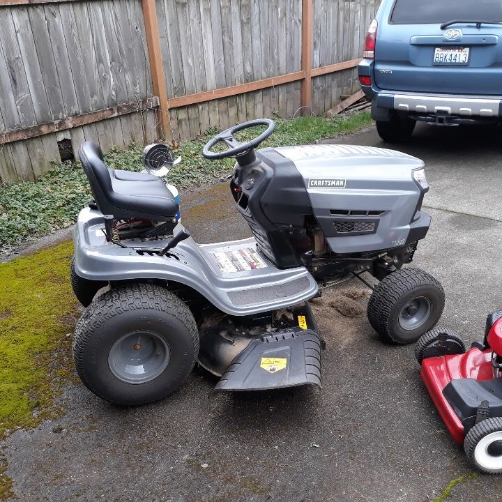 Craftsman T1000 Riding Lawn Mower for Sale in Seattle, WA OfferUp