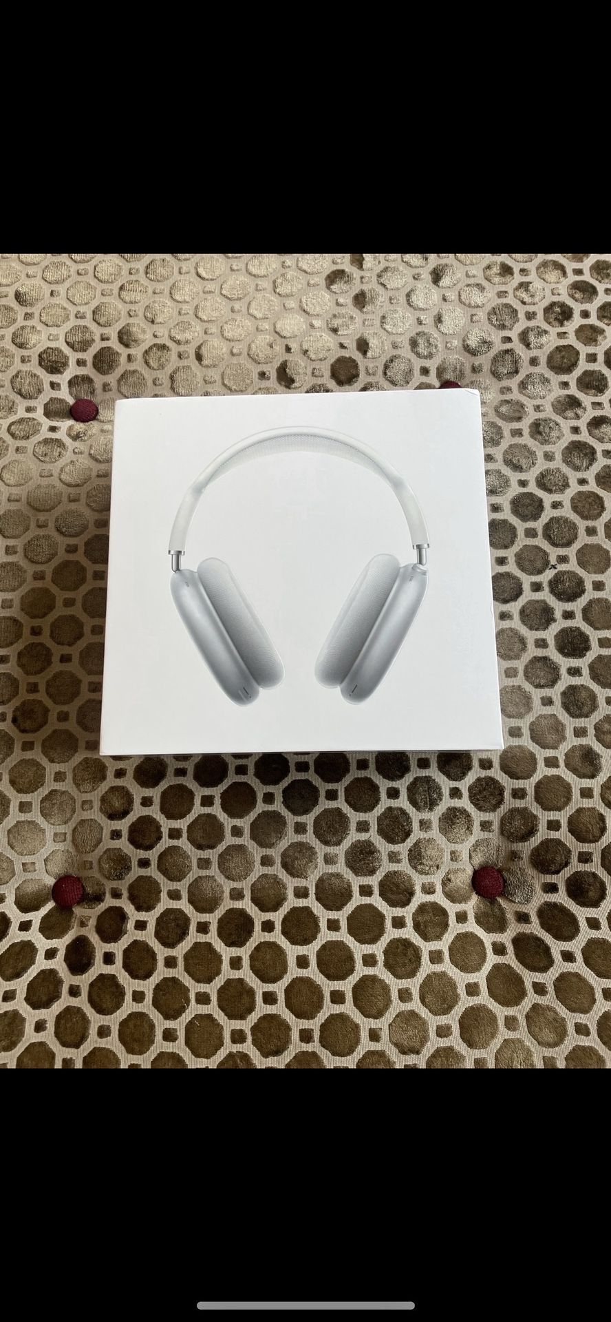 Silver Airpods Max - New Condition 