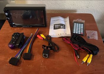 Radio para carro RM/https://offerup.co/faYXKzQFnY?$deeplink_path=/redirect/ player Stereo con cámara de reverso control párala cabrilla control remoto