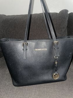 Micheal Kors Purse 