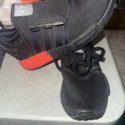 ADIDAS NMD R1 Shoes Size 9 1/2