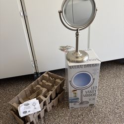 LED vanity mirror with dual    1X to 10 X magnification made by SUNTER