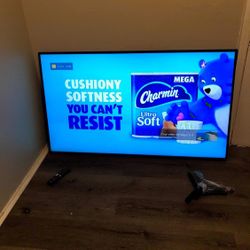 -FIRM PRICE NON-NEGOTIABLE- 43 In. Samsung 4k Crystal 7 Series Smart TV  W/Remote
