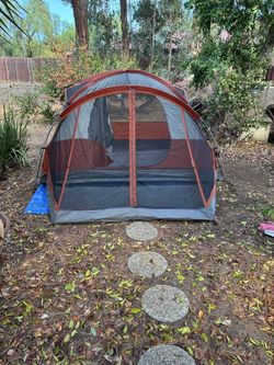 Coleman 4 person Evanston tent