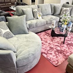 🔥Brand New Sectional Sofa With Oversized Chair