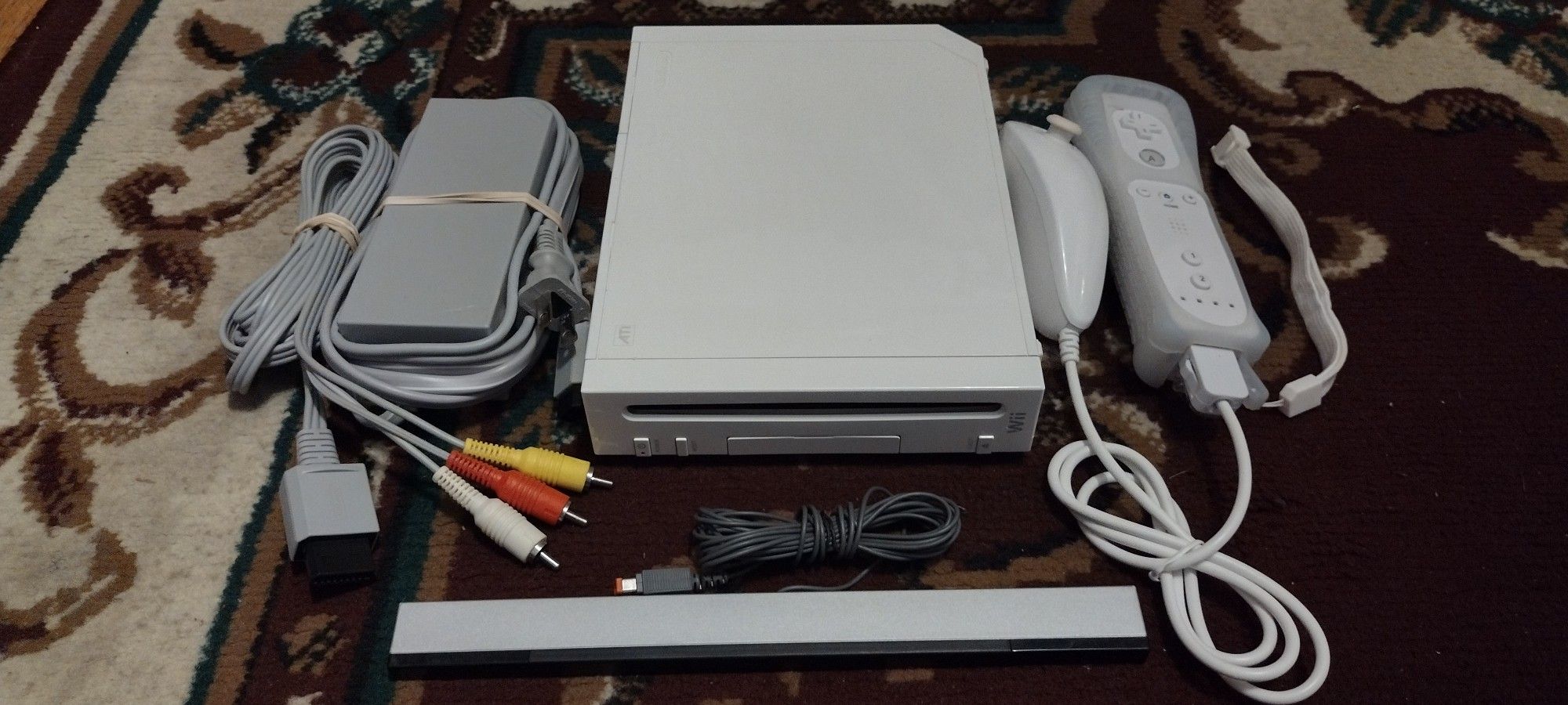 NINTENDO WII 128GB SYSTEM CONSOLE WITH 80 GAMES