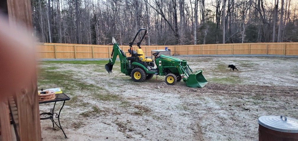 John Deere 1025r