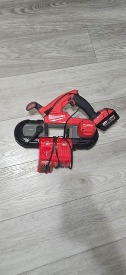 Milwaukee Compact Bandsaw