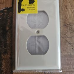Duplex Receptacle Wall Plate