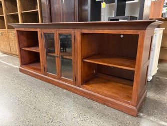 BASSETT Mahogany Finish Guilford Custom Media Console
