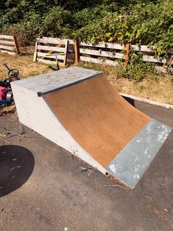 Quarter Pipe and Slap Stick Skateboard Ramp