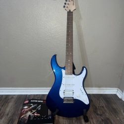 Excellent Yahmaha PACIFICA Guitar, Bag And Amp