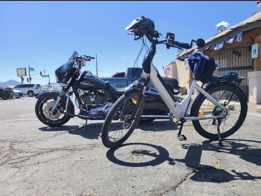 Magnum Cosmo Electric Bike