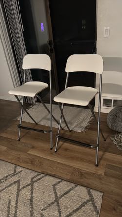 Set of 2 Like-New Folding Bar Stools / High Chairs
