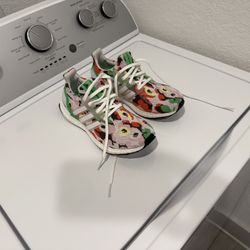 Adidas Women’s Size 6