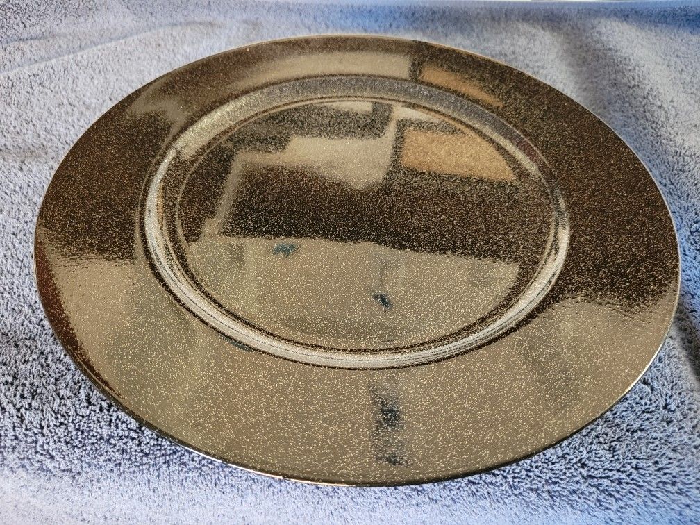 New Black Glitter Cake Plate on Stand of Silver Hearts