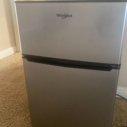 refrigerator 
