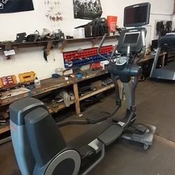 Life Fitness Elliptical 