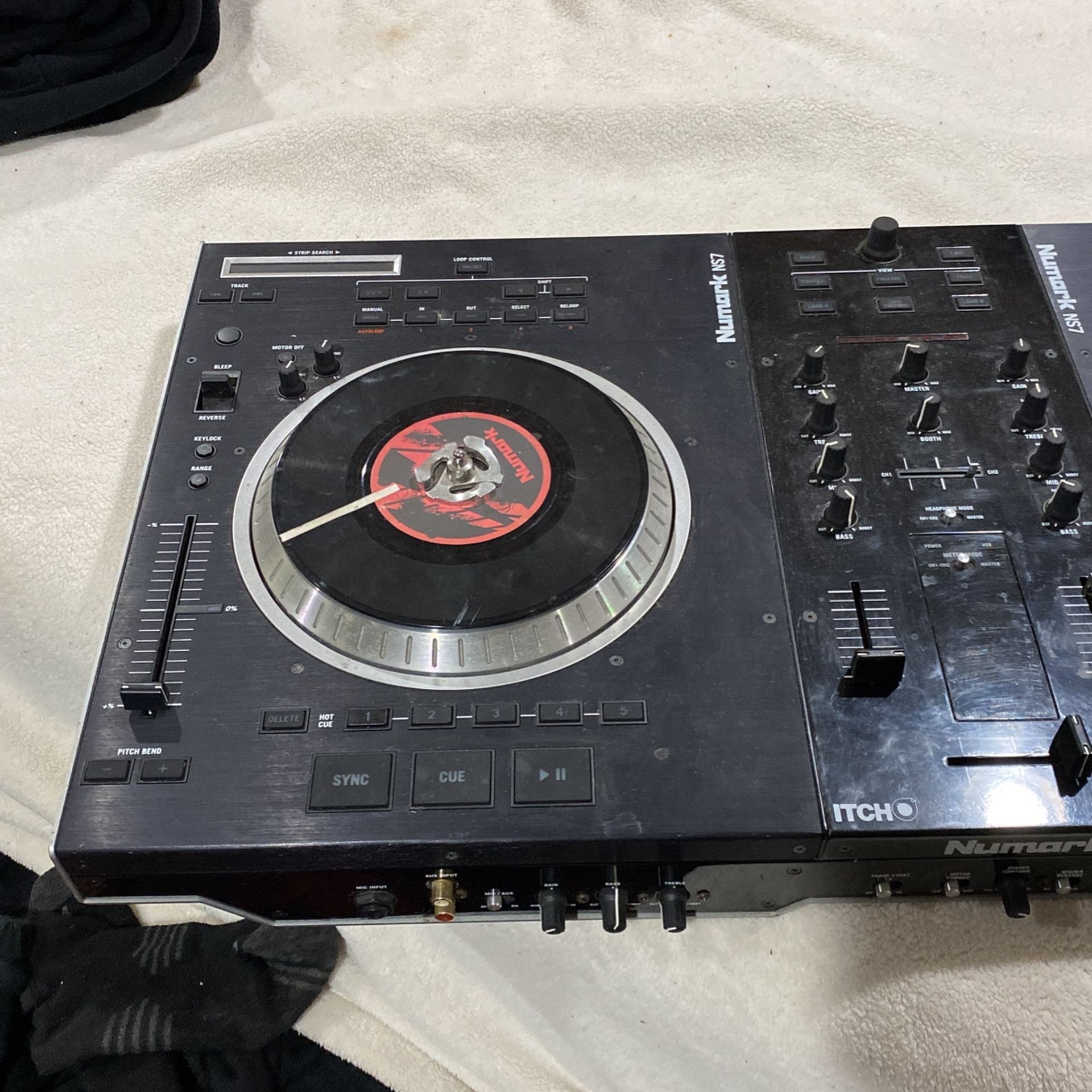 Numark NS7