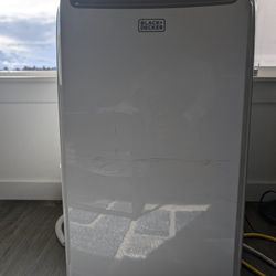 Almost new Black And Decker AC