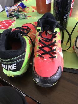 Size 2.5 baseball softball cleats