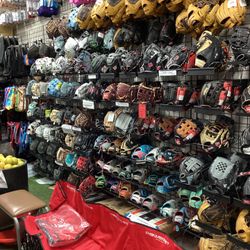 Huge Selection Of New And Used Baseball/Softball Gloves ( Read Description)