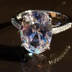 Hugh Gorgeous  Oval Cut Women's  wedding Engagement Bridal designer ring size 8.0 