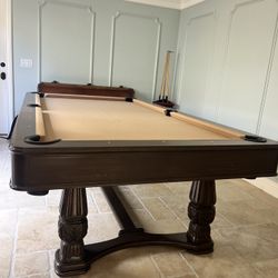 Pool Table Luxuriois 8ft With Dinning Top ( Free Delivery & Set Up & New Color Felt Of Your Choice ) 