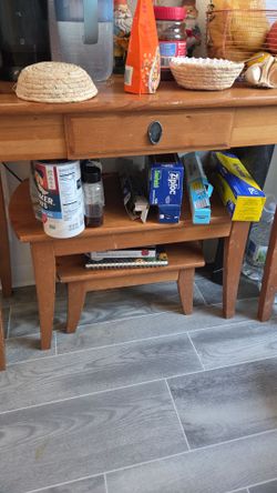 2 small table free