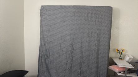 Queen Size Bed- 30& Cash