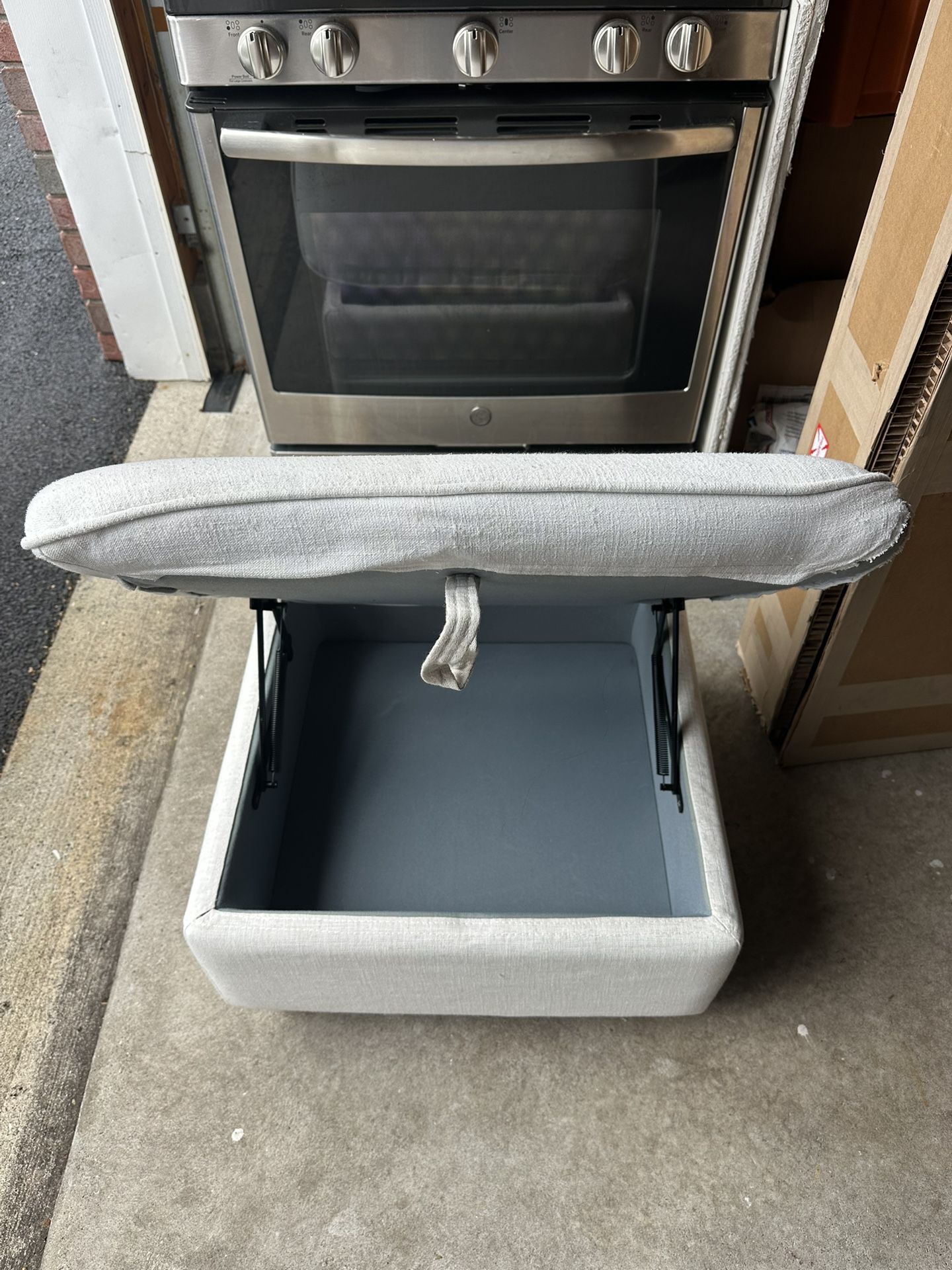 Storage Ottoman (Light Fabric)